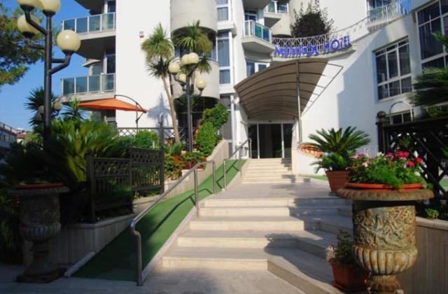 Hotel Meripol Alba Adriatica Exteriör bild