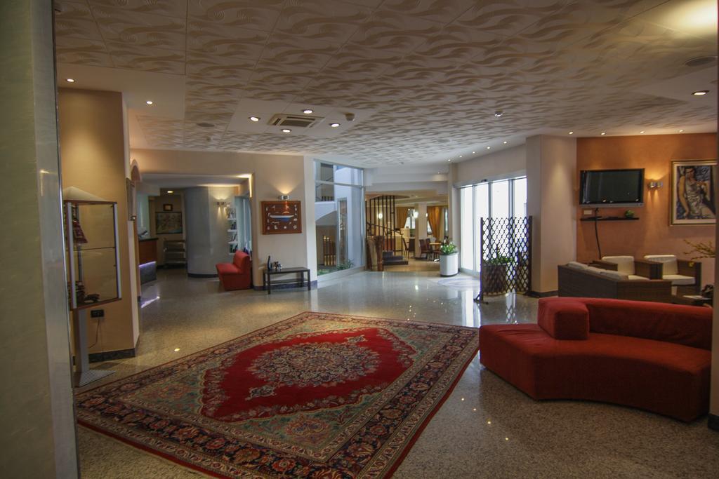 Hotel Meripol Alba Adriatica Exteriör bild